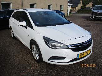 damaged passenger cars Opel Astra SPORTS TOURER 1.0 Online Ed REST BPM 500 EURO !!!! 2017/3