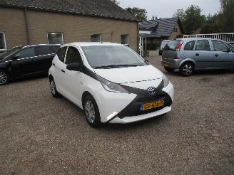 Avarii autoturisme Toyota Aygo 1.0 VVT-i x-NOW Airco NAP 2015/8