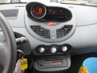 Renault Twingo 1.2-16V Authentique NAP picture 22