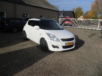 skadebil auto Suzuki Swift 1.2 Exclusive Airco 2011/3