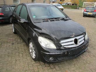 Schadeauto Mercedes B-klasse 150 2007/3