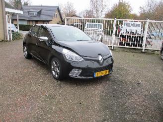 krockskadad bil auto Renault Clio 0.9 Tce Iconic 2016/7