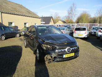 krockskadad bil auto Mercedes GLA 250 4M AMG Line REST BPM €3000,-!!! 2022/6