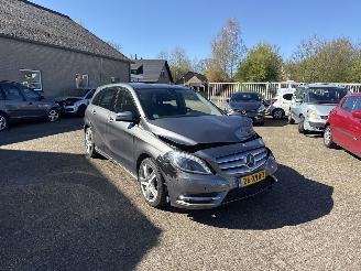 Auto incidentate Mercedes B-klasse 180 Ambition REST BPM €500,-!!! 2012/8