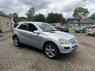 Voiture accidenté Mercedes M-klasse 320 CDI 4matic AUT GRIJS KENTEKEN 2006/1