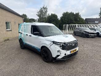 Avarii autoturisme Ford Transit E-Transit Courier Trend 44 kWh 2025/12