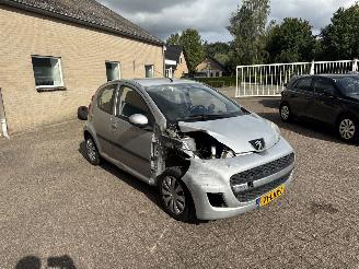 Voiture accidenté Peugeot 107 1.0-12V Sublime AIRCO 2010/5