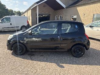 Renault Twingo 1.2 Authentique picture 4