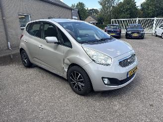 Vaurioauto  passenger cars Kia Venga 1.4 CVVT X-ecutive 2011/1