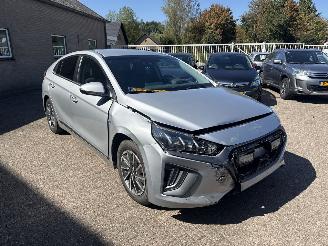Coche accidentado Hyundai Ioniq Comfort EV 38 kWh 2021/10