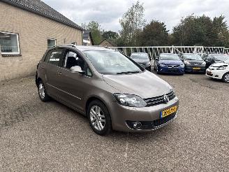 krockskadad bil auto Volkswagen Golf plus 1.2 TSI Highl. BlueM 2011/11