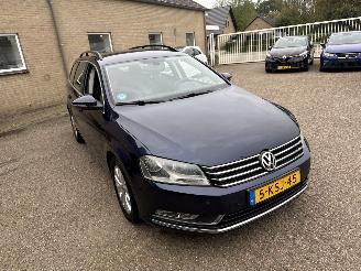 Voiture accidenté Volkswagen Passat 1.4 TSI Comfl.Ex.Ed. DSG!!! REST BPM €600,-!!! 2013/7