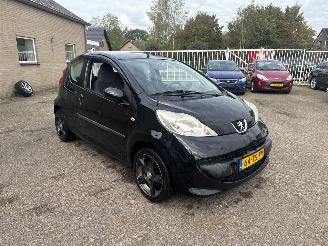 Damaged car Peugeot 107 1.0-12V XS 2007/1
