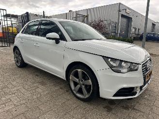 krockskadad bil auto Audi A1 1.2 TFSI Attraction Pro Line Business 2014/1