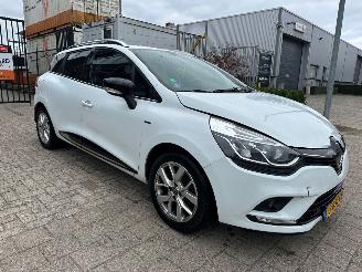 damaged passenger cars Renault Clio Estate 0.9 TCe Limited 2019/11