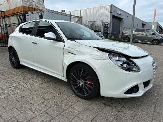 škoda osobní automobily Alfa Romeo Giulietta 1.4 T Distinctive 2012/10
