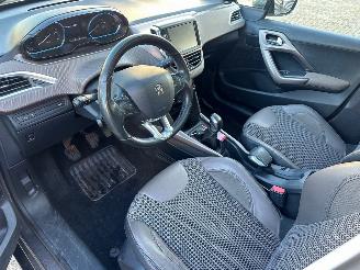 Peugeot 2008 1.2 VTi Allure Pack Premium Plus picture 8