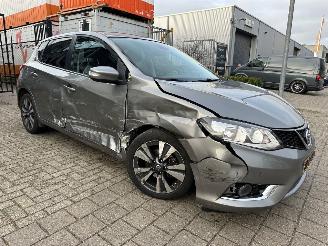 damaged passenger cars Nissan Pulsar 1.2 Automaat DIG-T N-Connecta 2017/1