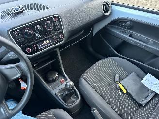 Volkswagen Up! 1.0 take up! BlueMotion picture 10