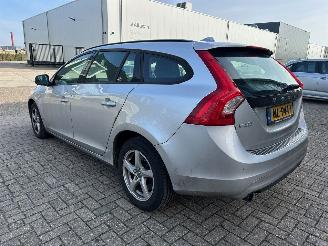 Volvo V-60 2.0 D3 R-Design Automaat picture 4