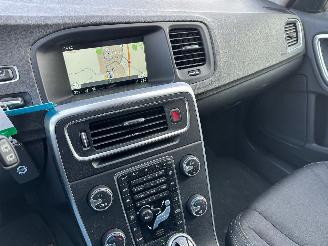 Volvo V-60 2.0 D3 R-Design Automaat picture 12