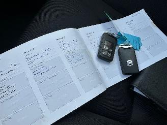 Volvo V-60 2.0 D3 R-Design Automaat picture 15