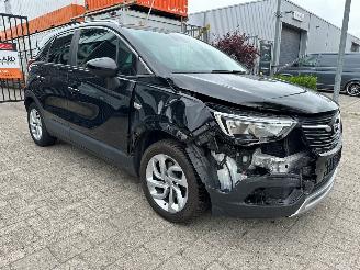 Voiture accidenté Opel Crossland X 1.2 Turbo Online Edition 2019/2