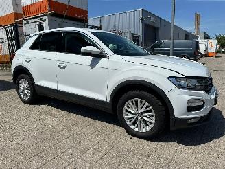 Vaurioauto  passenger cars Volkswagen T-Roc 1.0 TSI Style Business 2020/2