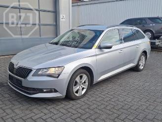 Auto da rottamare Skoda Superb Superb Combi (3V5), Combi, 2015 / 2024 2.0 TDI 2017