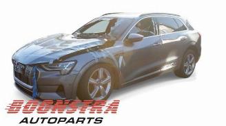 Vrakbiler auto Audi E-tron e-tron (GEN), SUV, 2018 / 2023 55 quattro 2020/12
