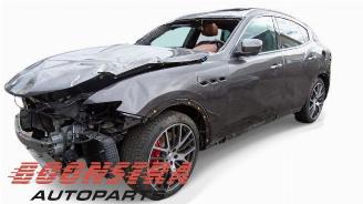 Coche siniestrado Maserati Levante Levante, SUV, 2016 3.0 S Biturbo V6 24V 2017/1