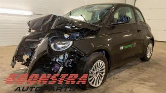 Sloopauto Fiat 500 500e (332), Hatchback, 2020 42 kWh 3+1 2023/11