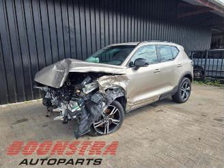 Coche siniestrado Volvo XC40 XC40 (XZ), SUV, 2017 2.0 B4 16V Mild Hybrid Autom. 2024/7