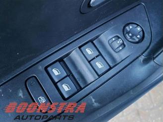 Peugeot 2008 2008 (UD/UK/UR/US/UX), MPV, 2019 e-2008 50 kWh picture 18