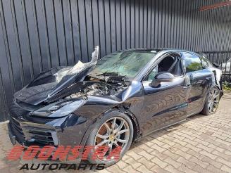 Dezmembrări autoturisme Porsche Cayenne Cayenne III (9YA), SUV, 2017 3.0 V6 24V Turbo E-Hybrid 2019/10