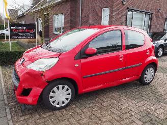 Damaged car Peugeot 107 1.0-12V XS 2010/6
