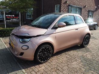 Damaged car Fiat 500C Icon 42 Kwh 2022/9
