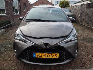 Toyota Yaris 1.5 VVT-i Executive Automaat picture 2