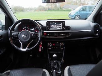 Kia Picanto 1.0 CVVT Design Edition picture 14