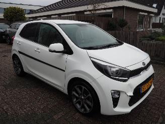 Kia Picanto 1.0 CVVT Design Edition picture 3