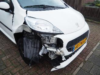 Peugeot 107 1.0 Active Automaat picture 10