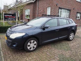 krockskadad bil auto Renault Mégane 1.5 DCI Dynamique 2010/6
