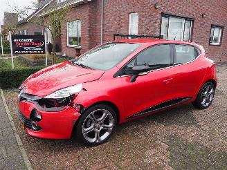 Vaurioauto  passenger cars Renault Clio 0.9 Tce Dynamique 2014/1