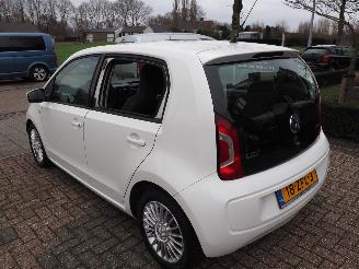 Volkswagen Up! 1.0 High Up! BlueMotion picture 6