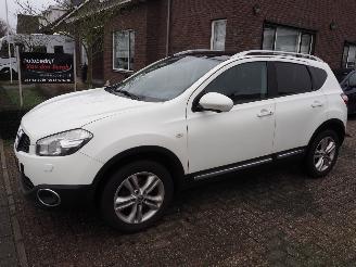 krockskadad bil auto Nissan Qashqai 2.0 tekna 2012/2