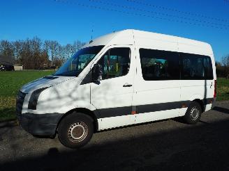 Vaurioauto  passenger cars Volkswagen Crafter 2.5 tdi Rolstoelvervoer 2010/4