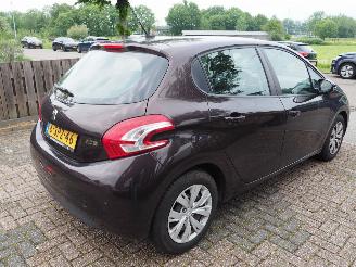 Peugeot 208 1.2 Vti active picture 4