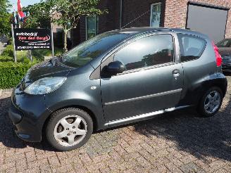 skadebil auto Peugeot 107 1.0-12V XS Urban Move 2008/2