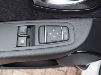 Renault Clio 0.9 TCe Limited picture 28