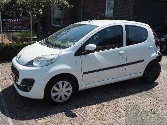 skadebil auto Peugeot 107 1.0 Active 2012/12